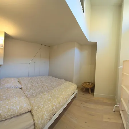 Apartment Place Magenta