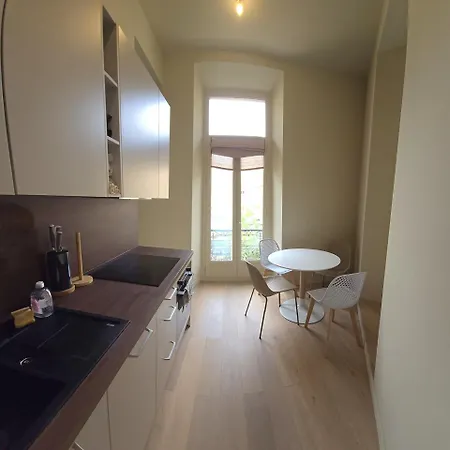 Daire Place Magenta Nice